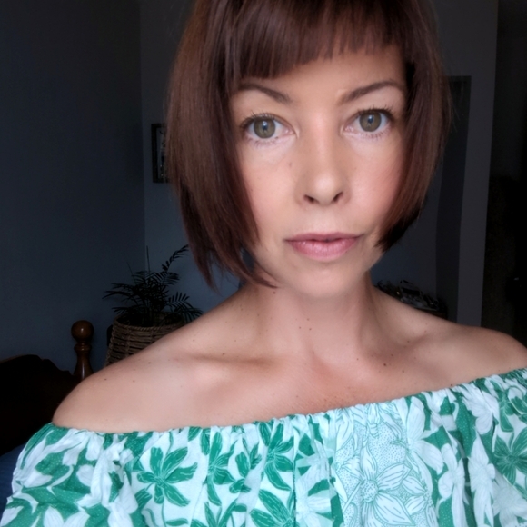 Meet your Posher, Danita - Picture 1 of 1